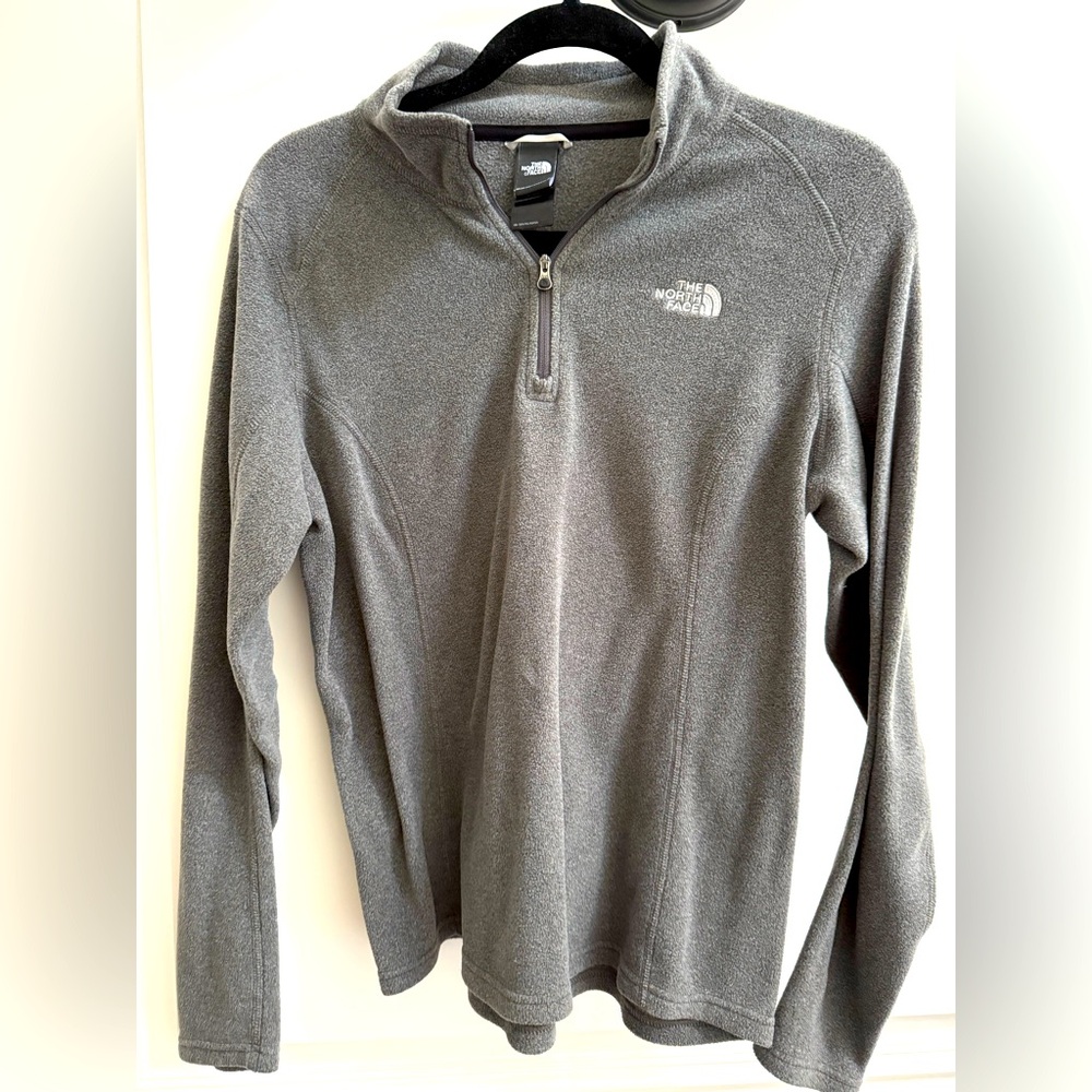 The North Face Women’s Quarter Zip Gray Fleece